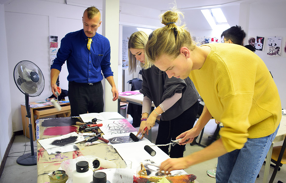 Workshop EXPERIMENTAL DRAWING: Multiples & Sequels by Anja Tchepets