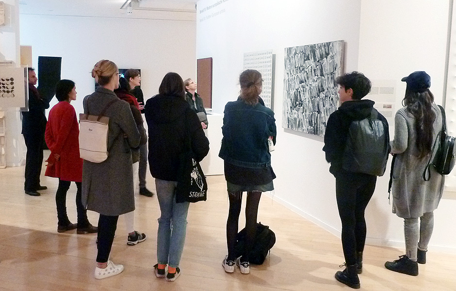 Besuch SERIELLE FORMATIONEN