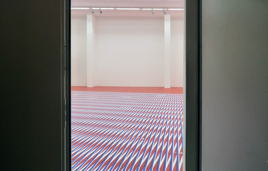 Besuch COME OUT (TO SHOW THEM) von Caroline Kryzecki