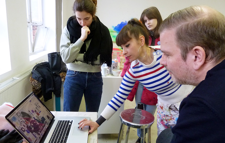 Seminar EAT ART – DON'T PLAY AROUND WITH FOOD! by Frederik Foert
