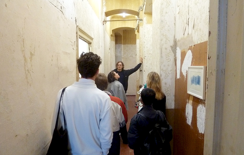 Besuch NO PLACE / LIKE HOME