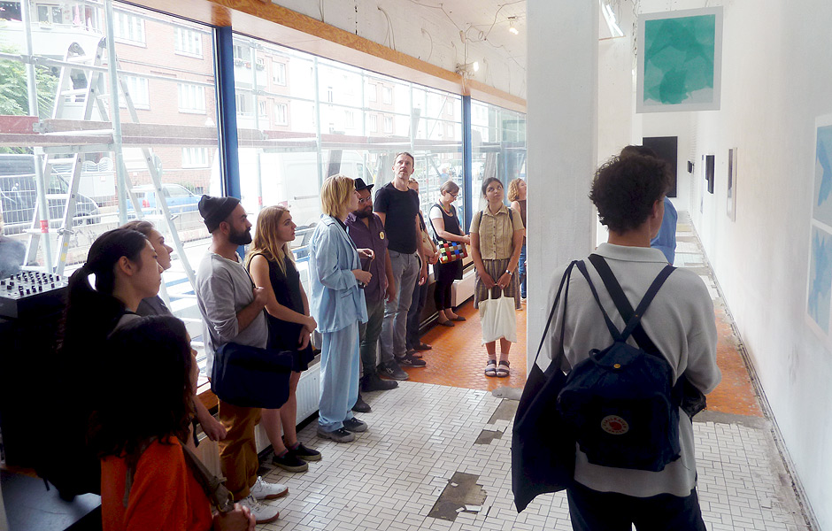 Besuch WINDOW WORKS kuratiert von Britt Janina Heinker und Various & Gould