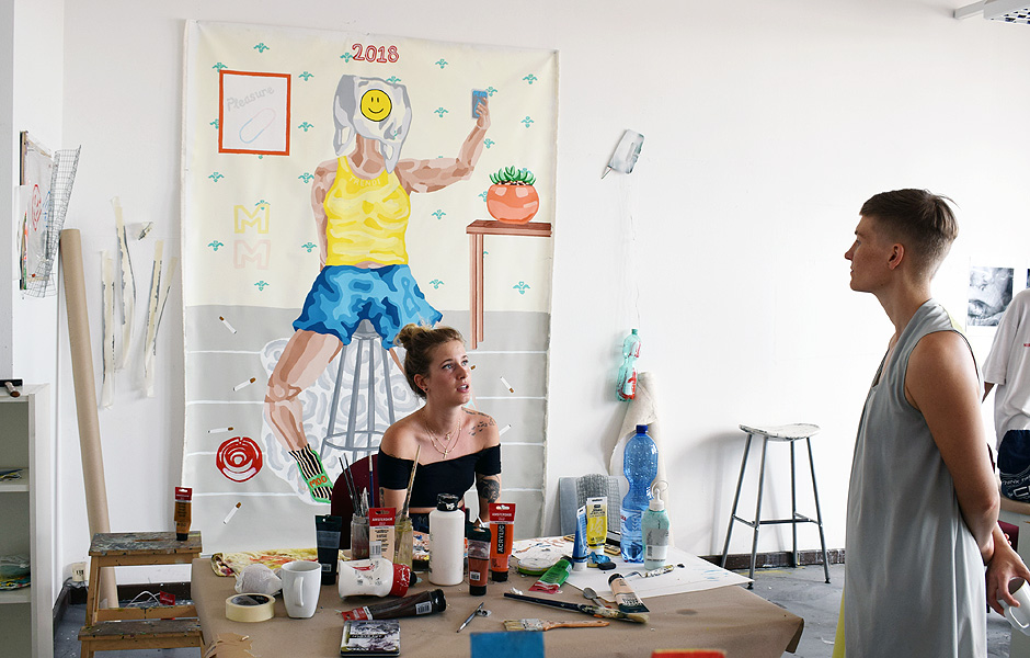 Vortrag CRINGE: AWKWARDNESS AS A SITE OF KNOWLEDGE PRODUCTION von Pilvi Takala