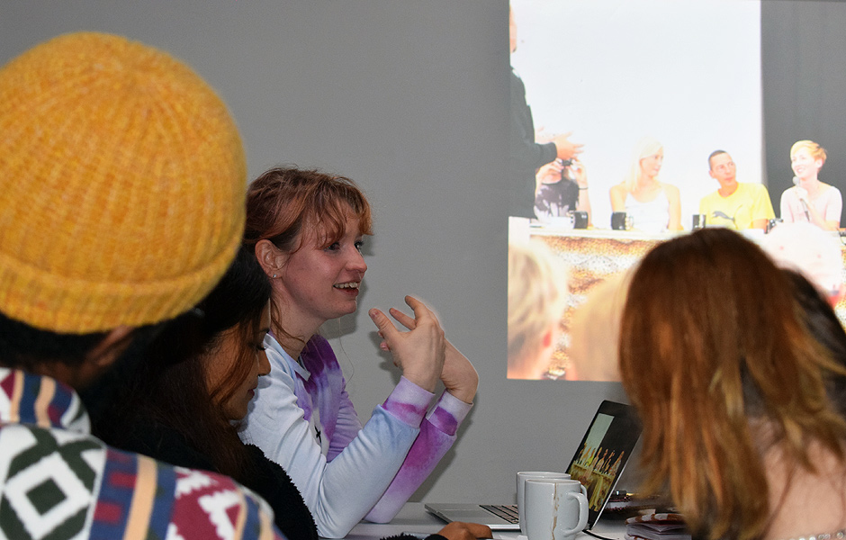 Vortrag DATINGZOMBIES – KUNST UND LEBEN IM KONSUMRAUSCH von Ann Schomburg