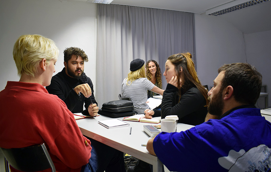 Seminar WERKZEUGE FÜR EINEN GEMEINSCHAFTSVORTRAG von Ahmet Öğüt