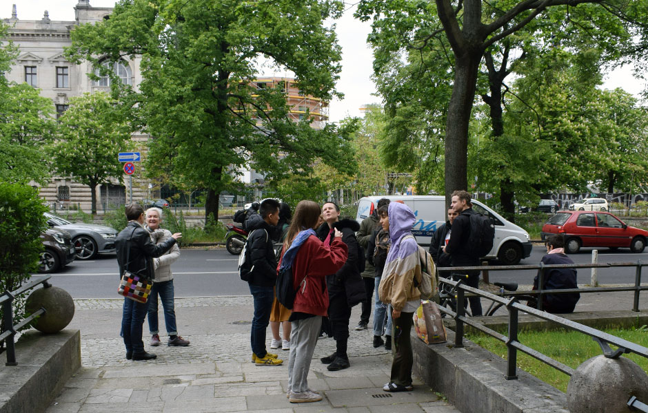 Visit to NUTRITION AND DRAMA by Veit Laurent Kurz