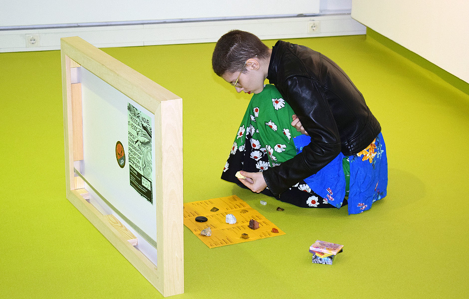 Besuch POURING INTO AN ARRAY OF CHARACTERS kuratiert von Lena Johanna Reisner & Sylvia Sadzinski