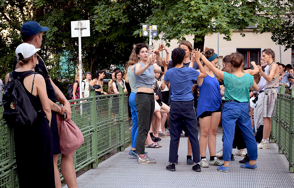 Visit to FLOAT/ING at Very Project Space