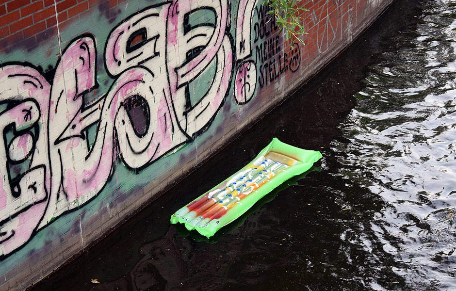 Visit to FLOAT/ING at Very Project Space