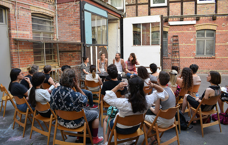 Visit to FLOAT/ING at Very Project Space