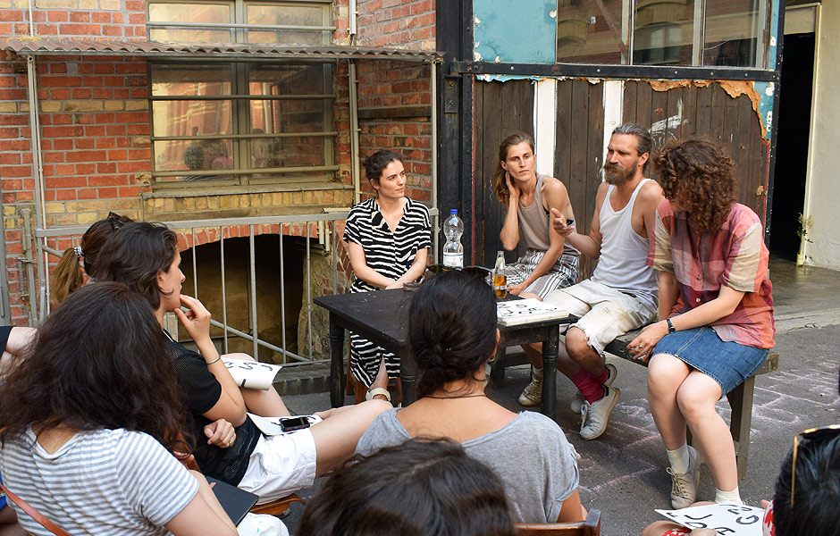 Visit to FLOAT/ING at Very Project Space