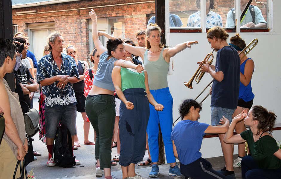 Visit to FLOAT/ING at Very Project Space