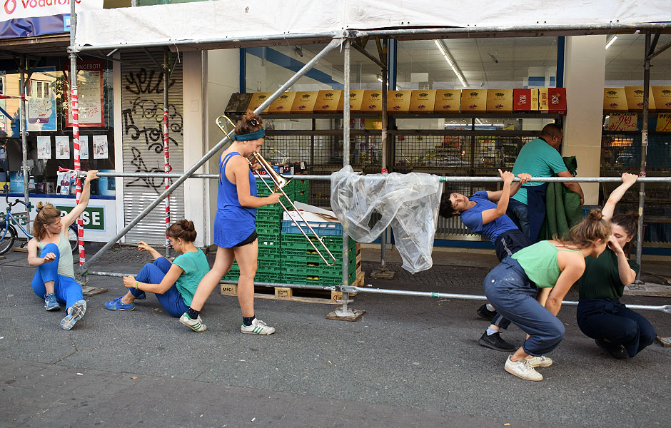 Visit to FLOAT/ING at Very Project Space