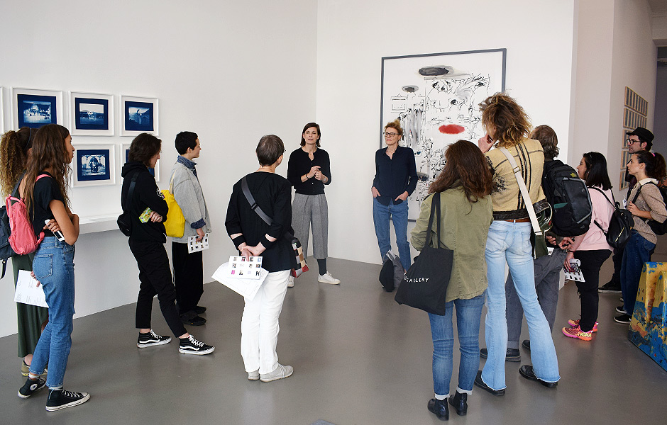 Besuch DEEP SOUNDING – GESCHICHTE ALS MULTIPLE ERZÄHLUNG in der daadgalerie