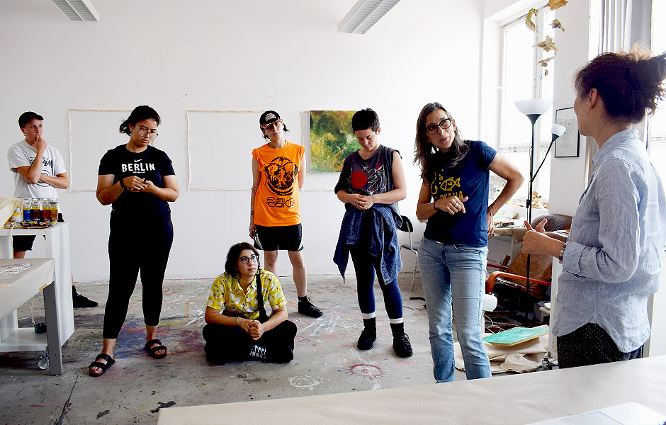 Vortrag THE DUMB STAFF THAT SURROUNDS US von Nina Katchadourian