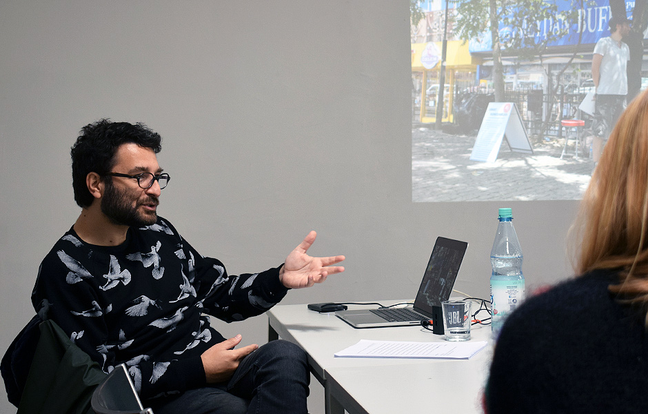 Vortrag SETTLING IN PRECARITY von Burak Delier