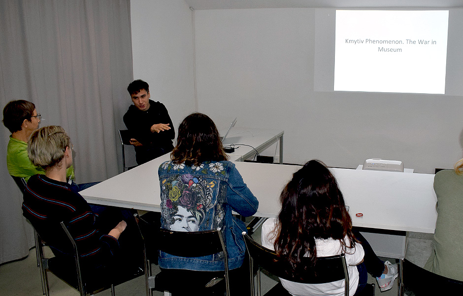 Lecture KMYTIV PHENOMENON. THE WAR IN MUSEUM by Nikita Kadan