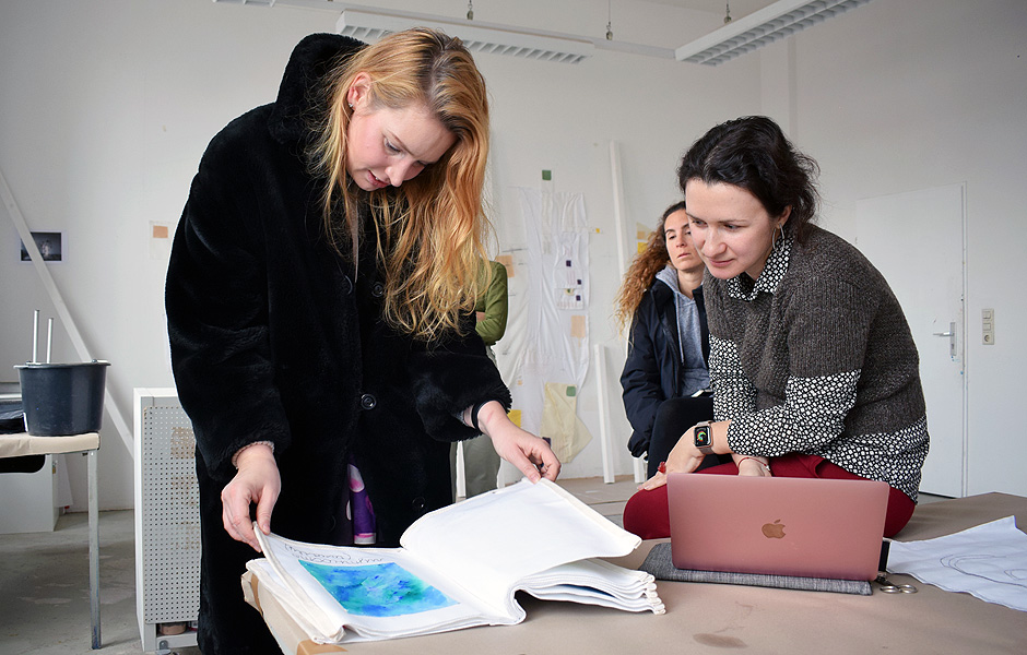 Seminar EXPERIMENTALIZE, ZEITGENÖSSISCHE GEWOHNHEITEN von Ann Schomburg