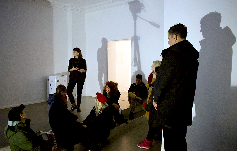 Besuch ES KOMMT DARAUF AN AND SO WEITER von Robin Michel & Shirin Yousefi bei DISPLAY