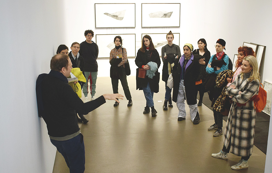 Besuch IMAGES FROM ABROAD von Lada Nakonechna bei Galerie EIGEN + ART