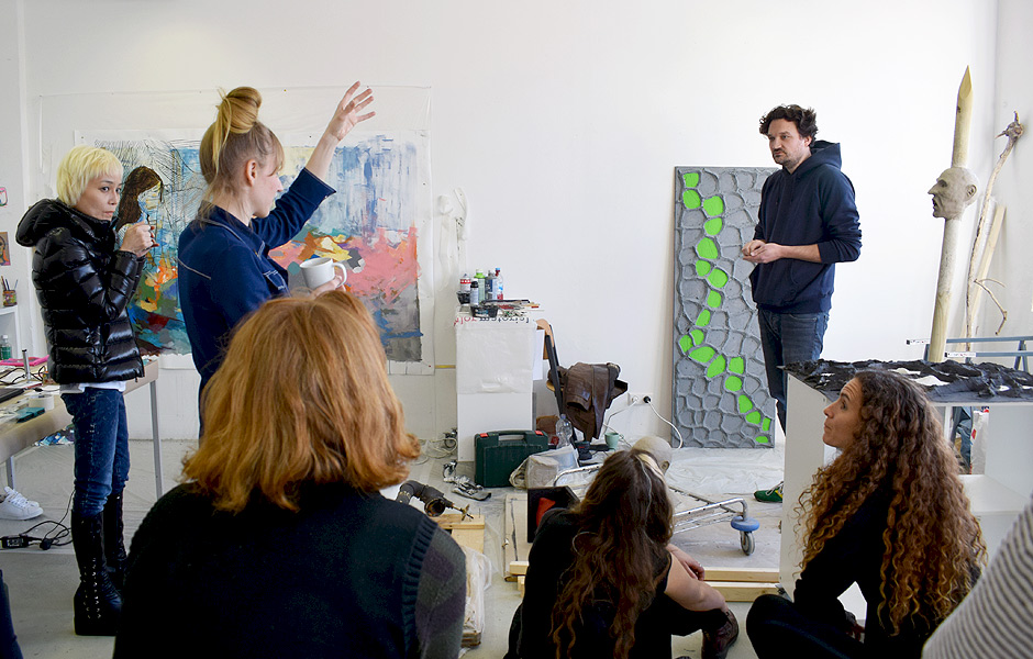 Wie reden wir über Kunst? Eine Kritik des Critseminars von Dagmara Genda