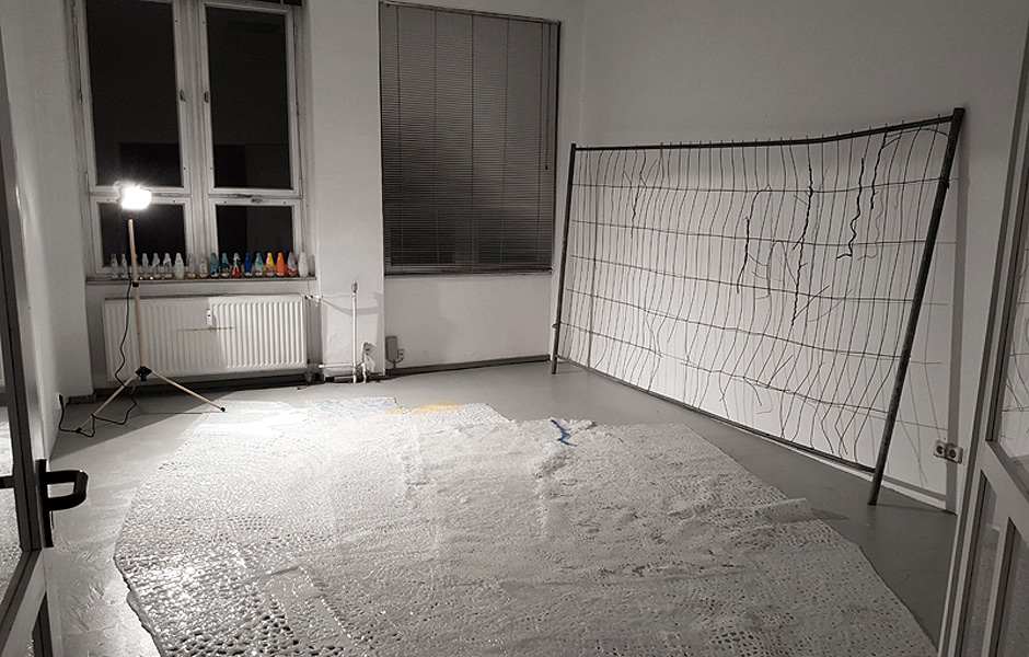 STATIONARY TRAVELLER von Haeshin Chung in 404 | BAI