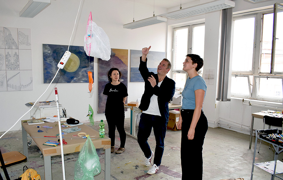 Seminar MALEREI – DIE KUNST EBENE OBERFLÄCHEN VOR WETTEREINFLÜSSEN ZU SCHÜTZEN UND SIE DER KRITIK AUSZUSETZEN von Frederik Foert