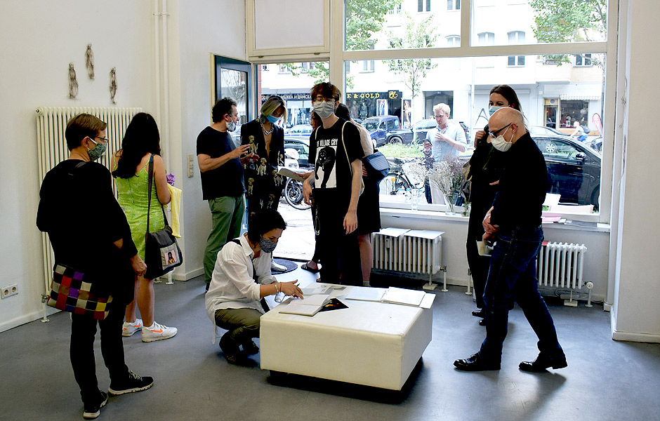 Visit to GEGEN BLICKE by Angelika Zeller & Herbert Stattler at COPYRIGHTberlin