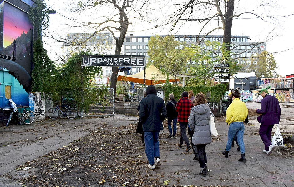 Visit to CHROME DINETTE by Orsten Groom at URBAN SPREE Galerie