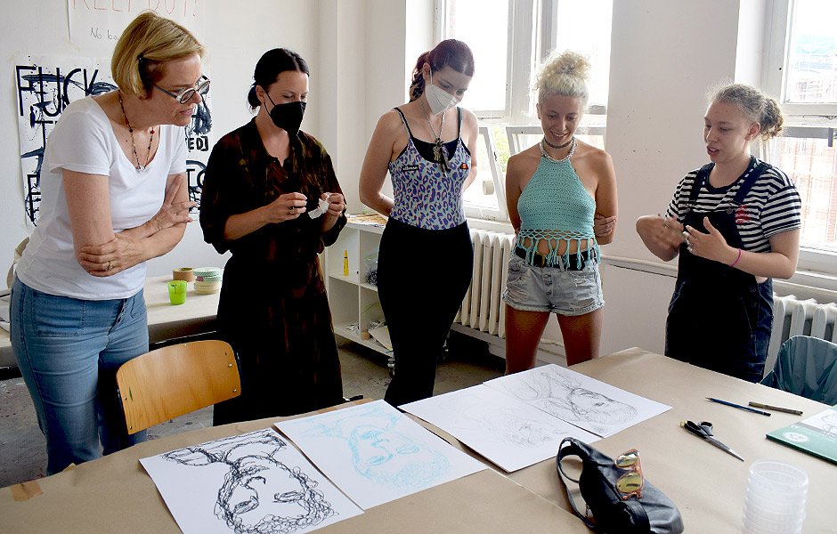 Basiskurs EXPERIMENTELLES ZEICHNEN von Emily Hunt