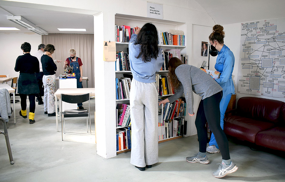 Basiskurs EXPERIMENTELLES ZEICHNEN von Emily Hunt