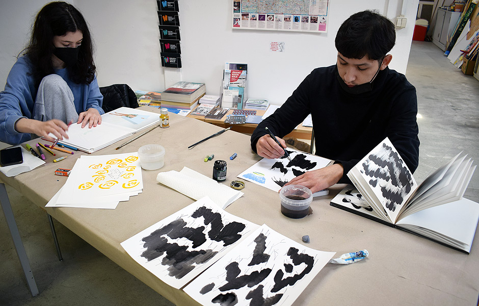 Basiskurs EXPERIMENTELLES ZEICHNEN von Emily Hunt