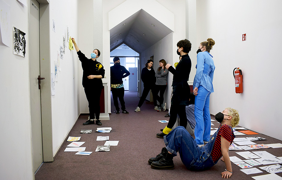 Basiskurs EXPERIMENTELLES ZEICHNEN von Emily Hunt