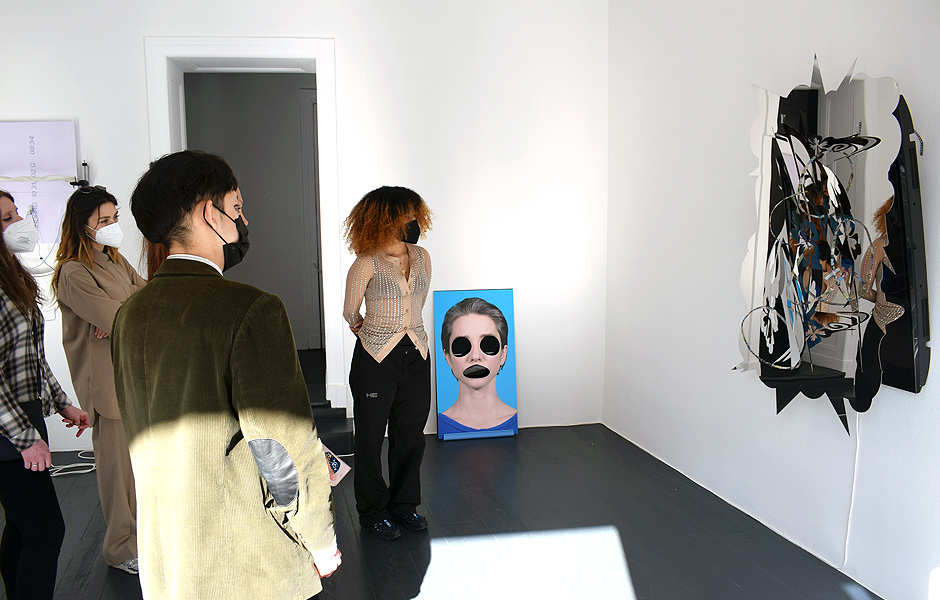 Besuch EMPATHIC DEVICE bei Galerie Tanja Wagner