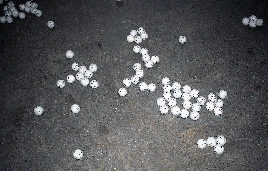 Besuch EARWAX von Wong Ping bei Times Art Center Berlin