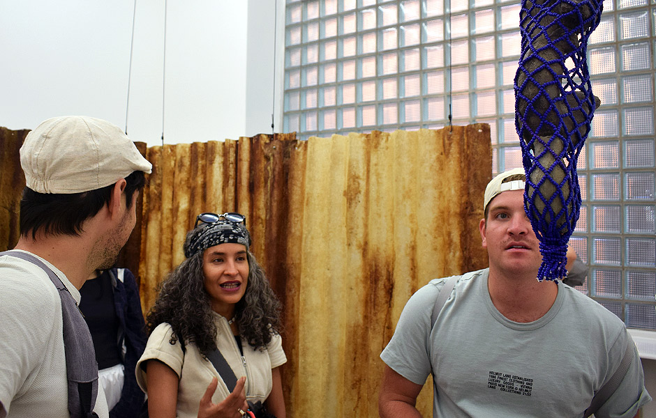 Visit to LUNA KINO by Pauline Curnier Jardin, UTILITY FOR THE SOUL by Aleksandra Kasuba & HAY CUERPOS CANSADOS POR EL VIAJE QUE BUSCAN ENRAIZARSE by Sofía Salazar Rosales at ChertLüdde