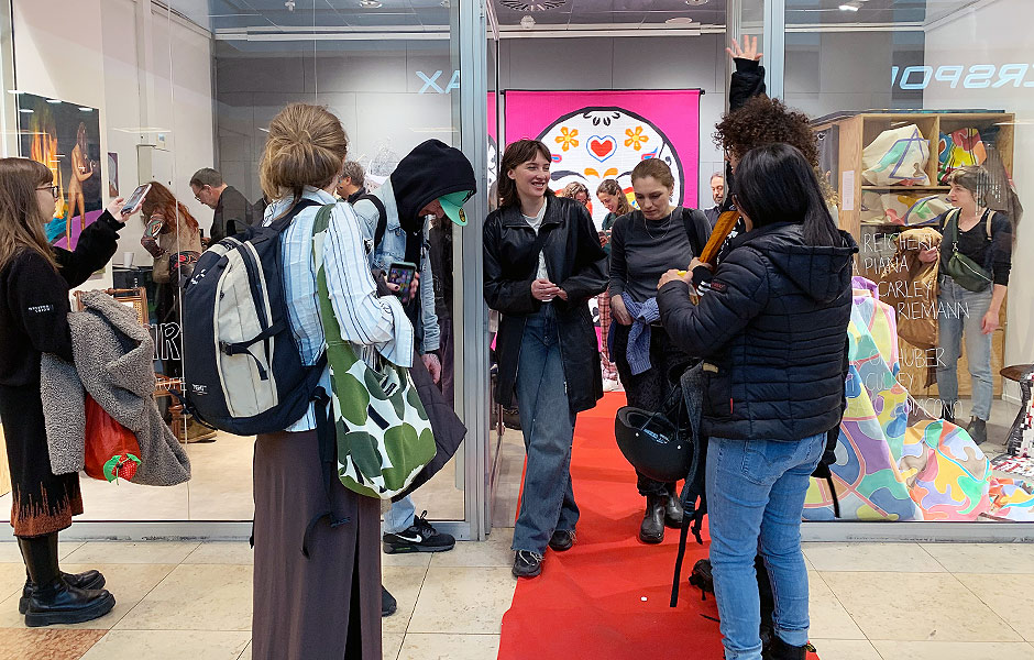 DUALS by 2chairs artspace at artspring PopUpStore featured by 404 | BAI