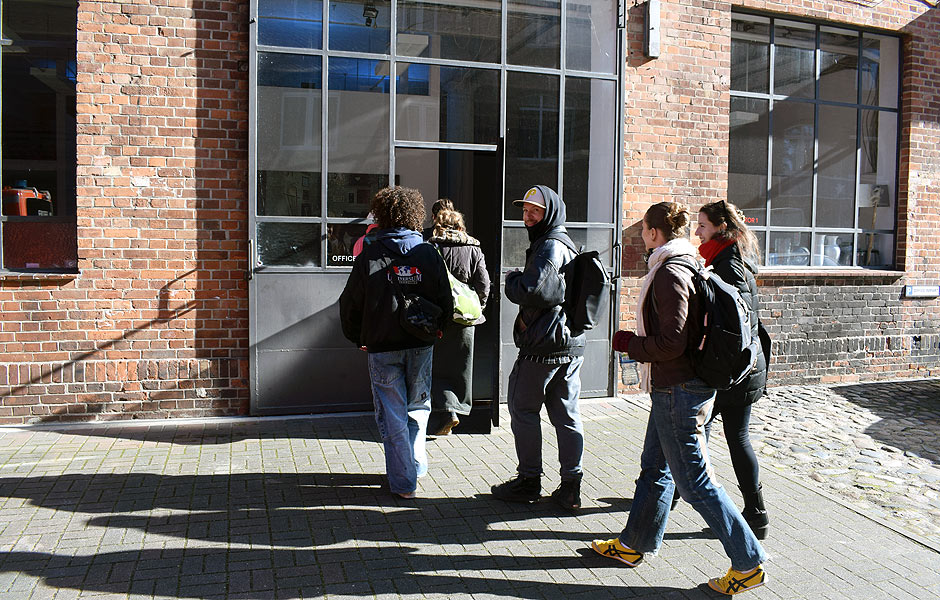 Visit to IN THE MIDDLE OF NOWHERE by Jonas Lund at OFFICE IMPART