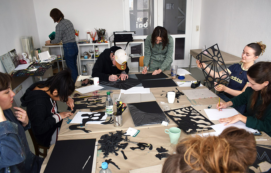 Workshop EXPLORING MATERIALS by Emily Hunt