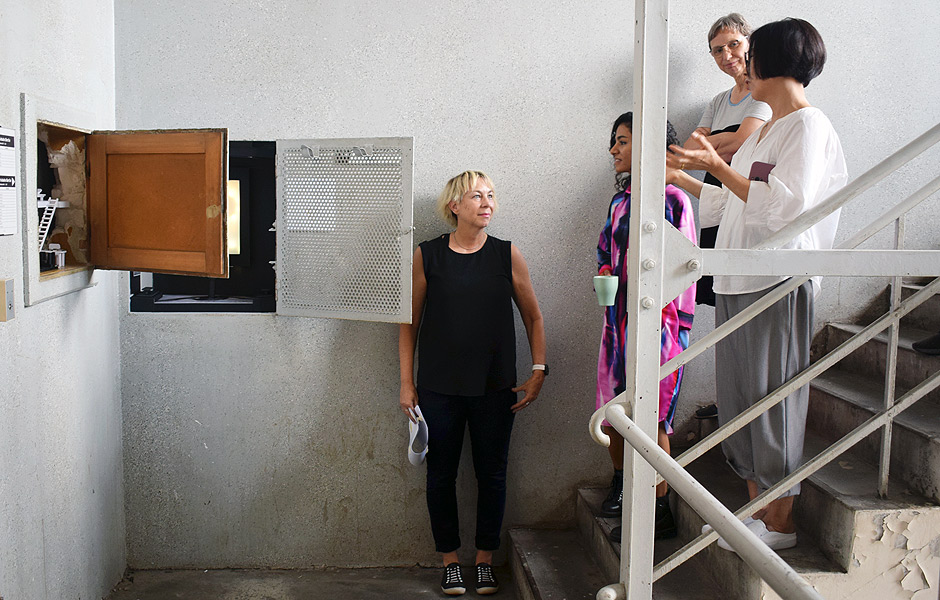 SCÈNES BERLINOISES (BERLIN SCENES) by Geneviève Roy at 404 | BAI