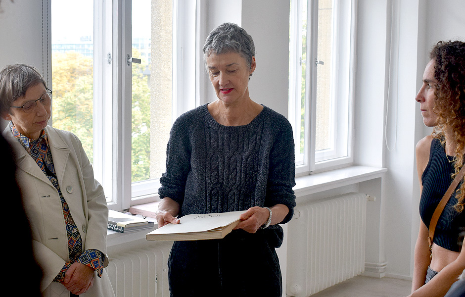 Visit to ENDNOTE OBLIQUE, PINK by Ian Kiaer at Barbara Wien gallery