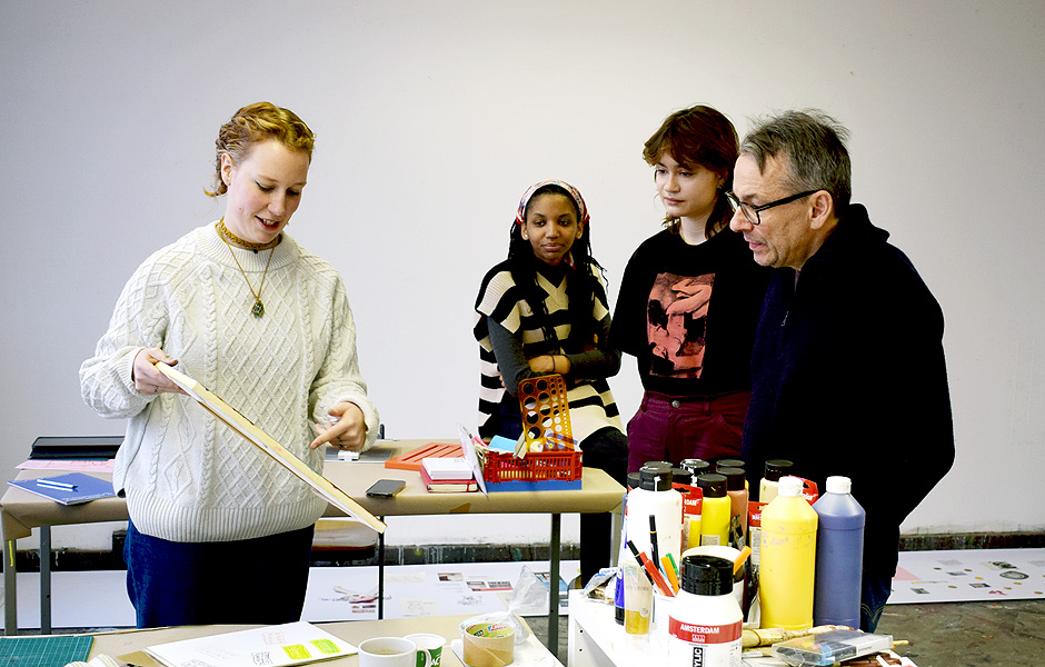 Seminar A NEW STORY, AN OLD STORY, A FORGOTTEN OR UNTOLD STORY? by Andreas Schlaegel