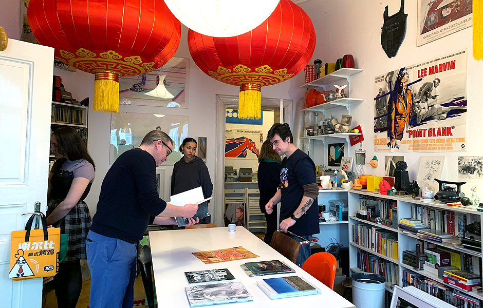 Visit to IM MEER DER KLAFFENDEN KLECKSE (Spongebob und das letzte Vermillion) by Anne Staszkiewicz & Peter Torp at LODGER – Space for Art