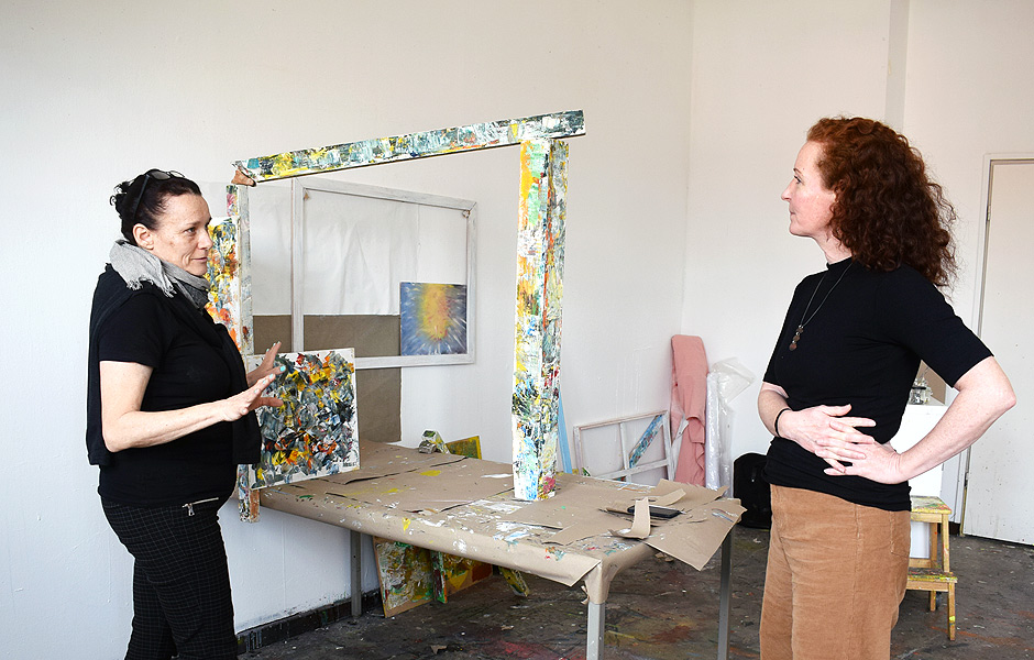 Lecture SOPHISTICATED ARRANGEMENTS OF COLOUR PIGMENTS - SO WHAT? by Doris Marten