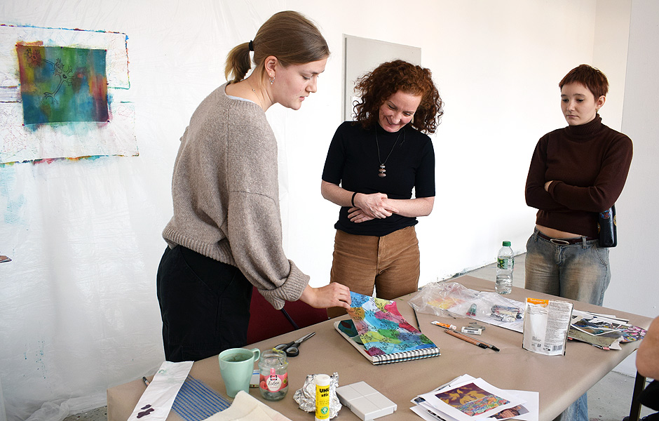 Lecture SOPHISTICATED ARRANGEMENTS OF COLOUR PIGMENTS - SO WHAT? by Doris Marten